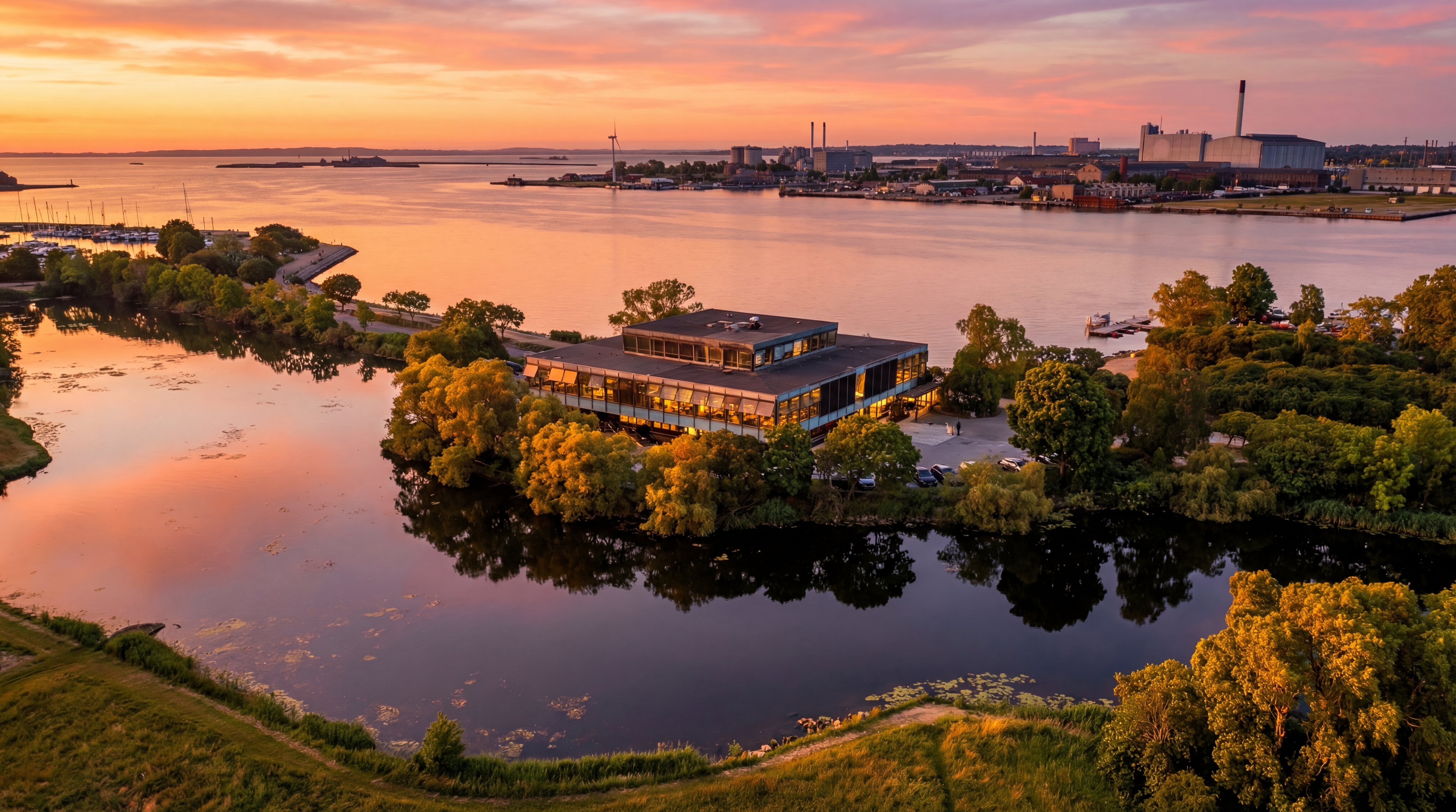 Langelinie Pavillonen at sunset